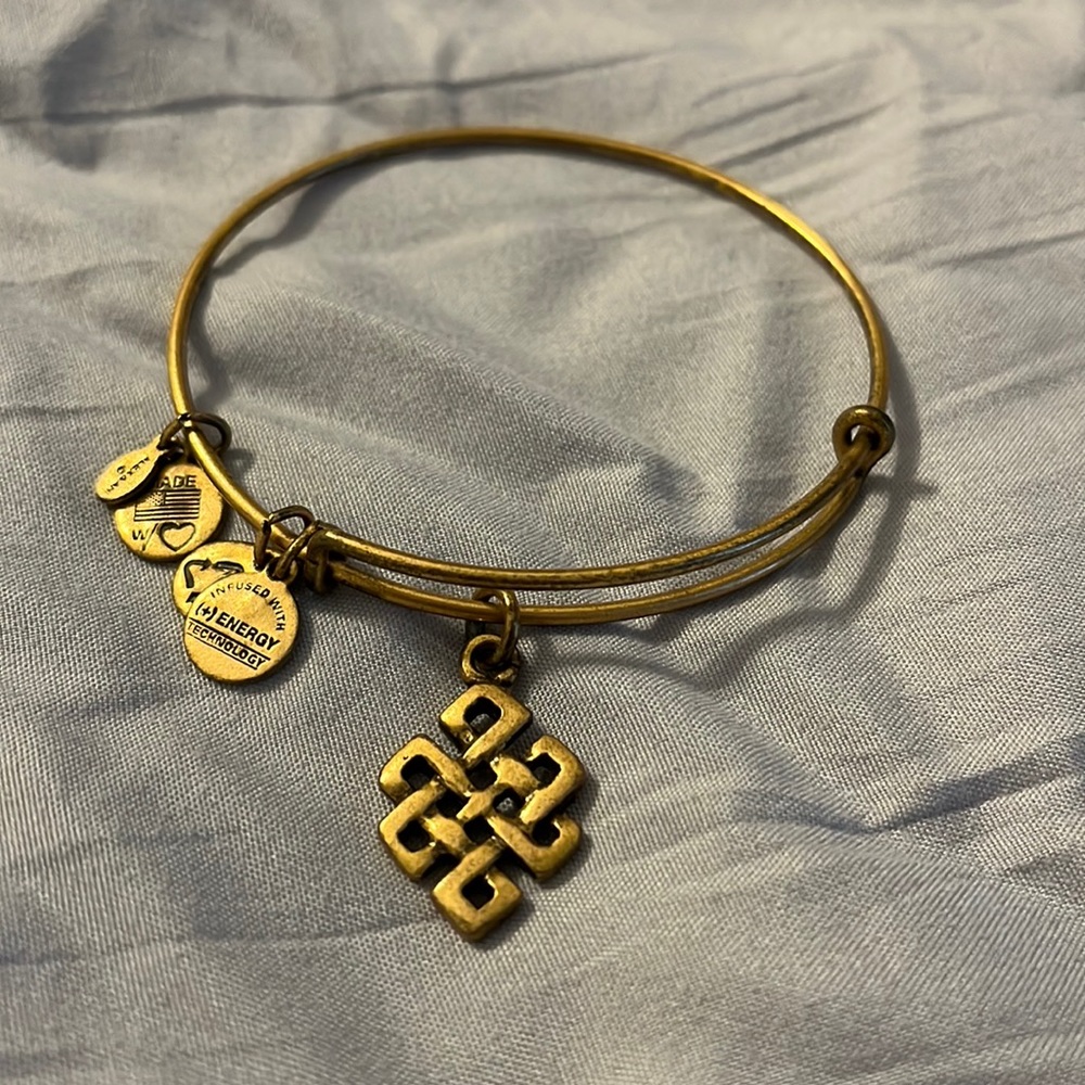 Endless Knot bangle